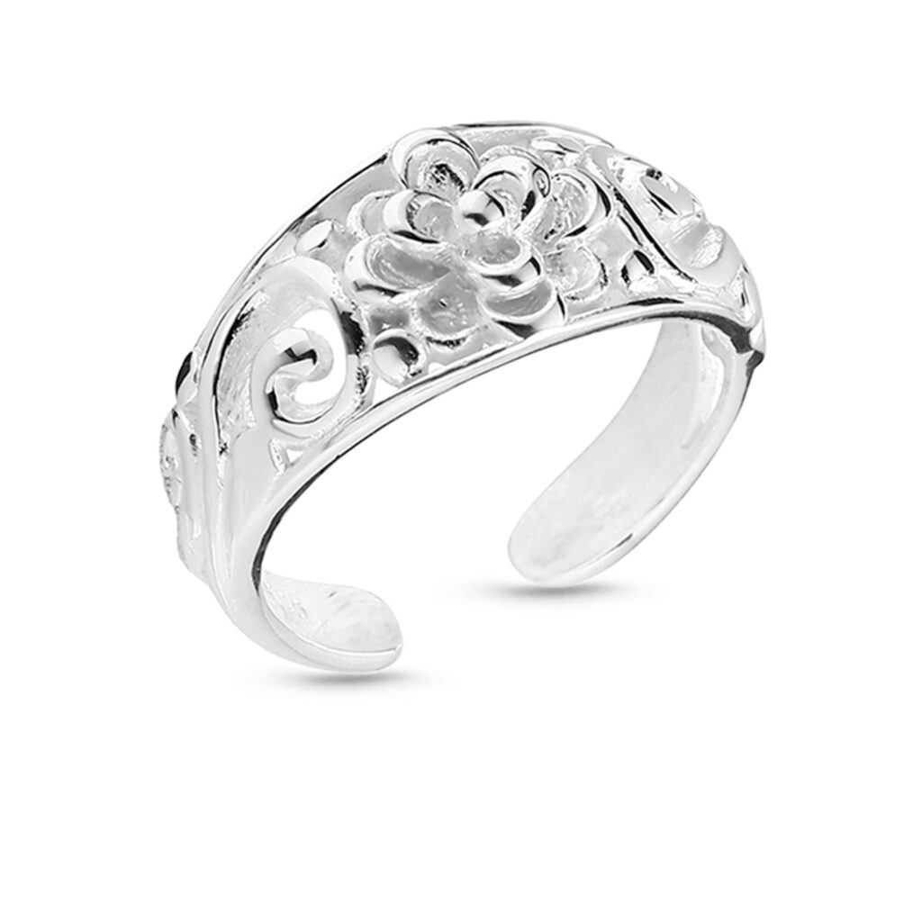 Sterling Silver Toe Ring Featuring a Flower Pattern Design