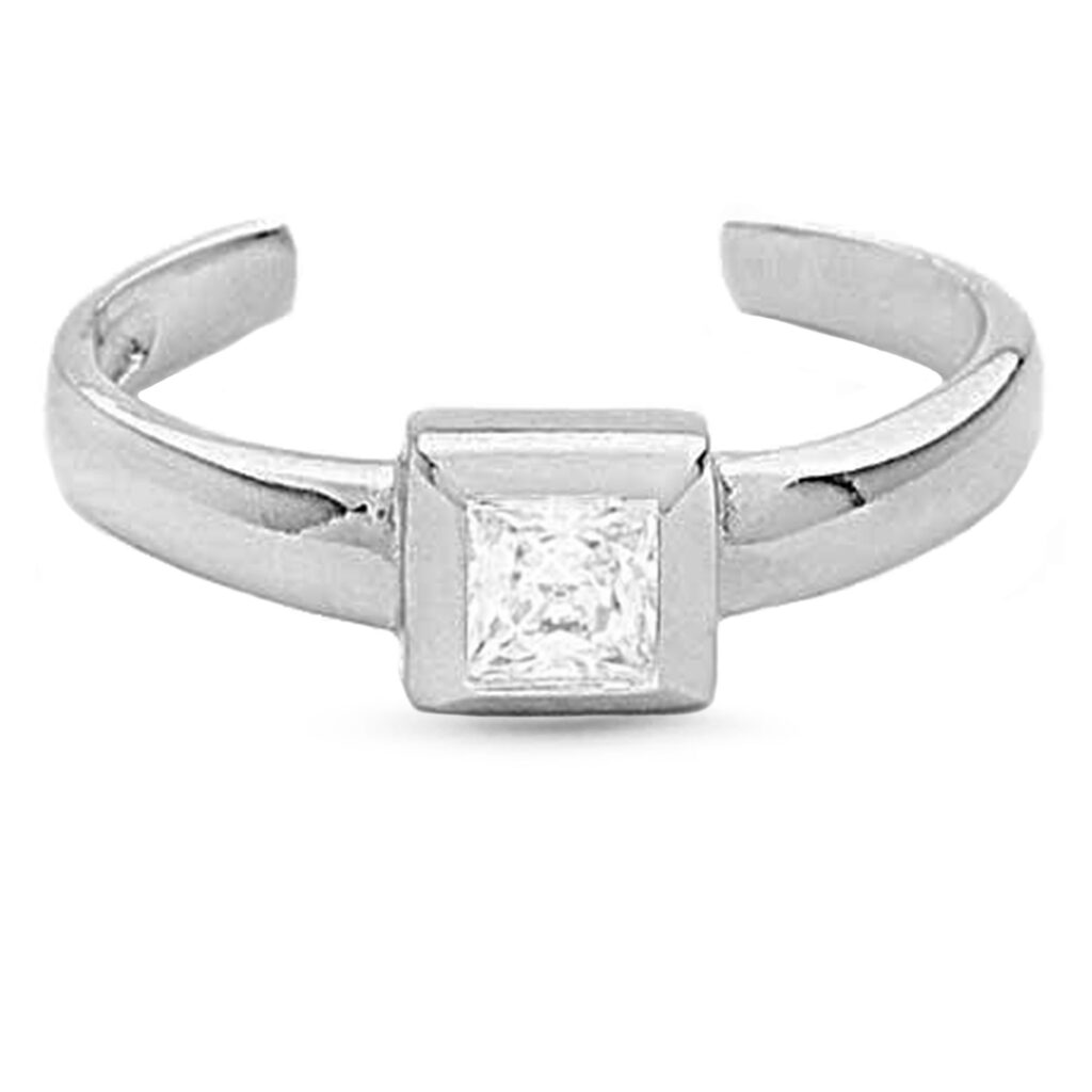 Sterling Silver Toe Ring Featuring a Clear Square Design