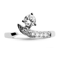 10 Karat White Gold toe ring With Clear Stones